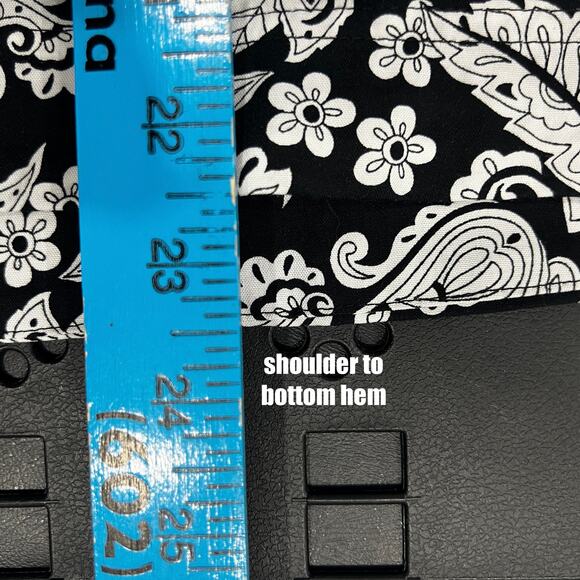 LOFT Top Women's L Black White Paisley 3/4 Sleeve V-Neck Boho Artsy Casual Chic - Picture 8 of 8